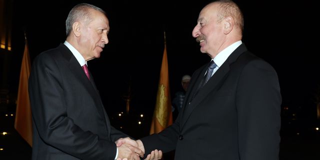 Erdoğan, Aliyev ile bir araya geldi