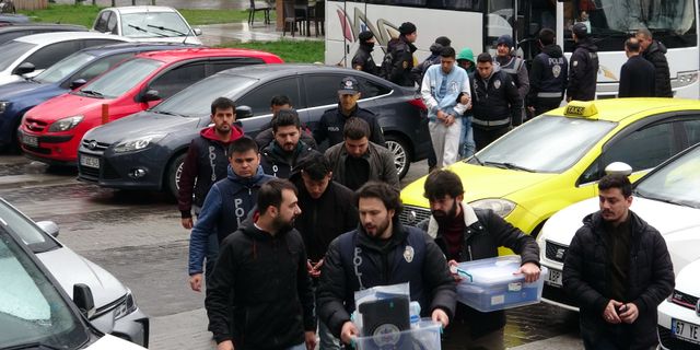 'Çekilişle telefon kazandınız' diyerek 1,5 milyon lira dolandırdılar