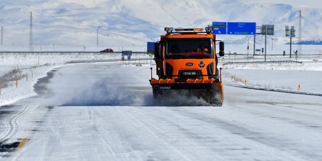 Doğu'da kar yağışı sonrası soğuk hava etkisini artırdı!