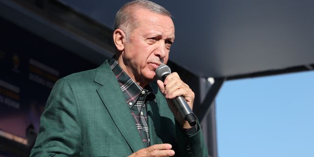 Erdoğan: Van'da devlete meydan okuyanları sandığa gömeceğiz