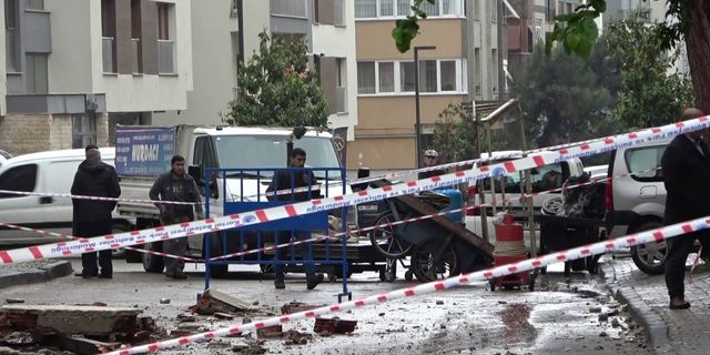 Faciaya ramak kala: 7 katlı bina çatladı