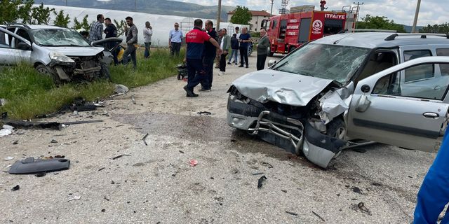 Feci kazada ölü ve yaralı var