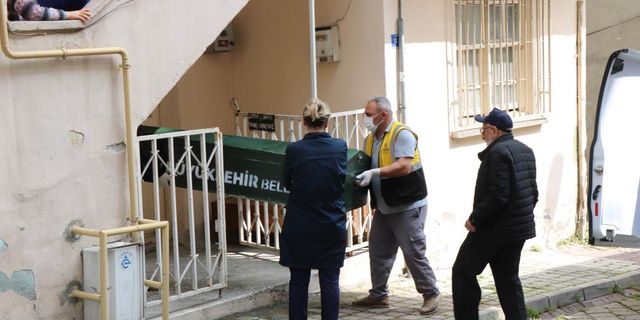 Pencereden düşerek hayatını kaybetti