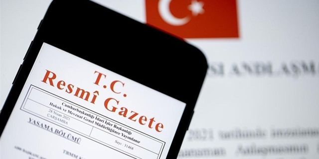Gece yarısı atama ve görevden almalar!