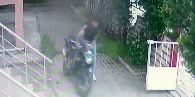 Motosiklet hırsızı şok etti