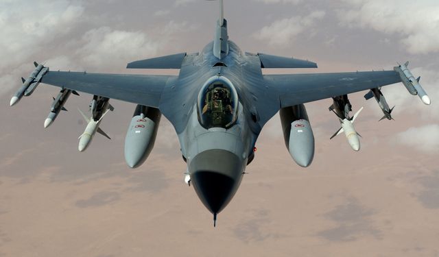 İsveç ve Finlandiya'nın NATO üyeliği onaylanırsa Türkiye'ye F-16 satışı değerlendirilebilir