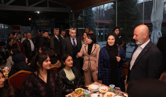 İftarı depremzedelerle birlikte açtılar