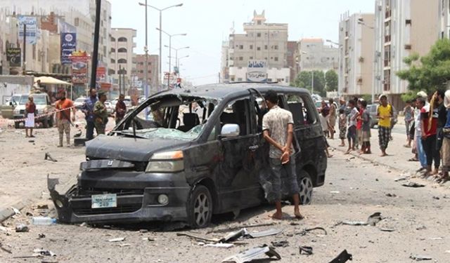 Yemen'de Savunma Bakanı'nın konvoyuna suikast girişimi