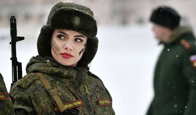 Bakan Şoygu: Rus ordusunda 40 bine yakın kadın asker var