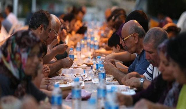 Fethi Yaşar iftar davetinde
