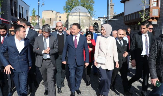 Türkçe, Kürtçe, Arapça, Lazca şarkılarla kutlanacak 14 Mayıs!