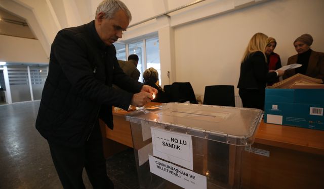 Oy verme işlemi sınırda başladı!