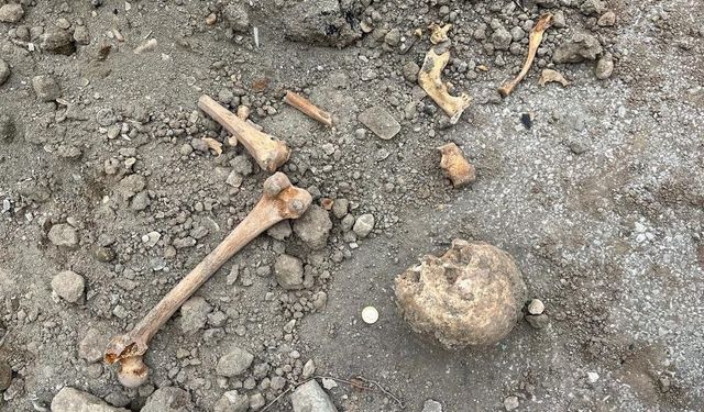 Okulun temel kazısında insan kemikleri bulundu!