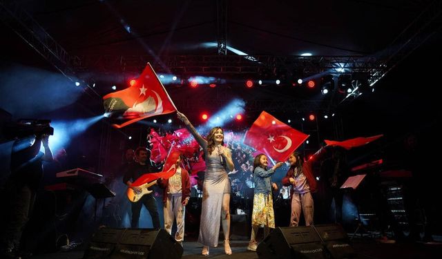 Mosso konserinde izdiham!