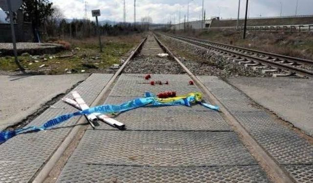 Treni görmeyen adam canından oldu