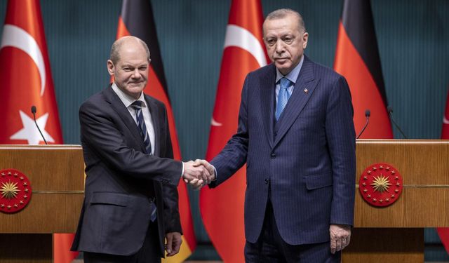 Scholz’dan Cumhurbaşkanı Erdoğan’a tebrik