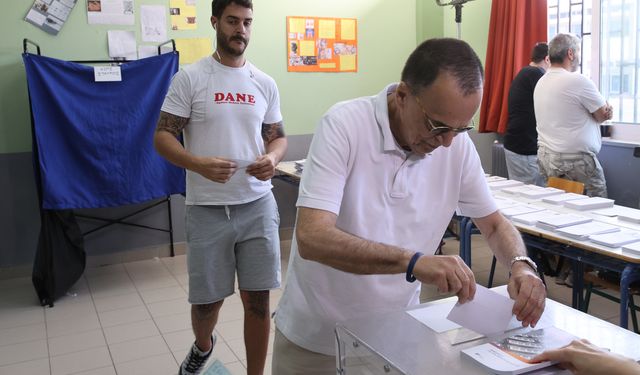 Yunanistan’da halk 2’nci kez sandık başında
