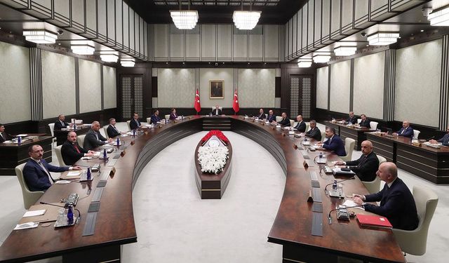 Eski Bakanlardan yeni kabine için tebrik paylaşımları