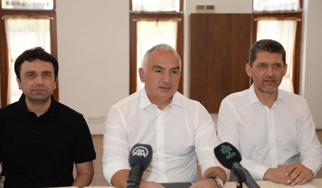 Bakan Ersoy açıkladı: Ayasofya güçlendirme restorasyonuna geçiyor!