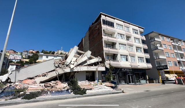 Yıkım sırasında facianın eşiğinden dönüldü, valilik soruşturma başlattı