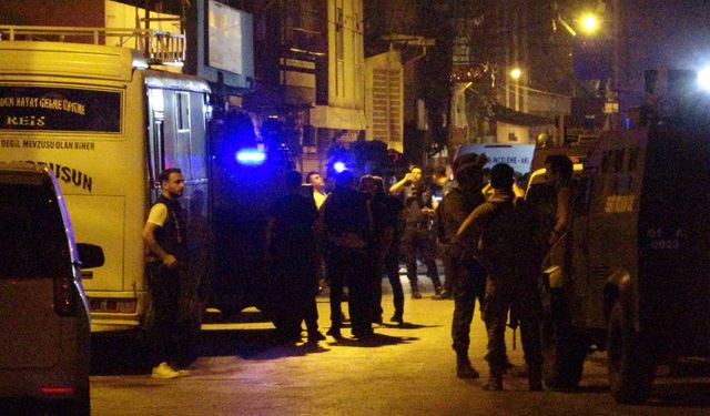 Olaya müdahale eden polis bıçaklandı