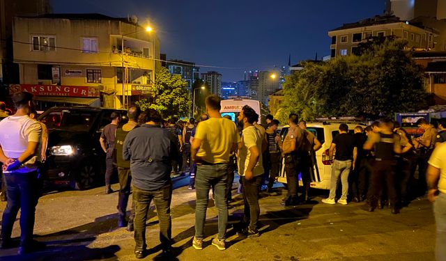 Kağıthane'de polise silahlı saldırı: Çatışma anları kamerada