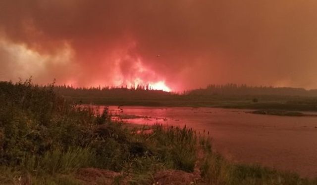 Kanada’da yangınlar sürüyor: Tahliye emri verildi!