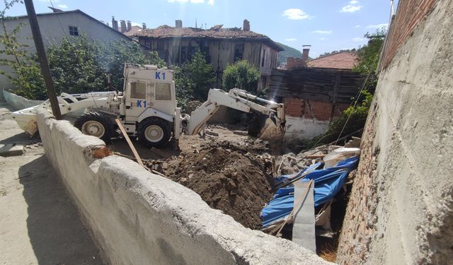 'Babam bahçeye bomba gömmüş' ihbarı korkuttu!