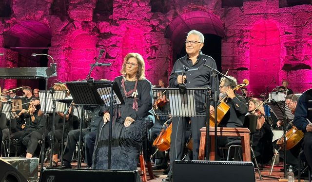 Zülfü Livaneli ve Maria Faranduri Atina'da sahne aldı!