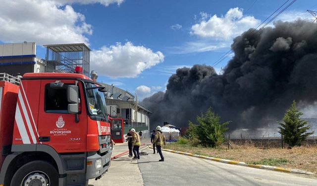 Fabrikada yangın: İşçiler tahliye edildi