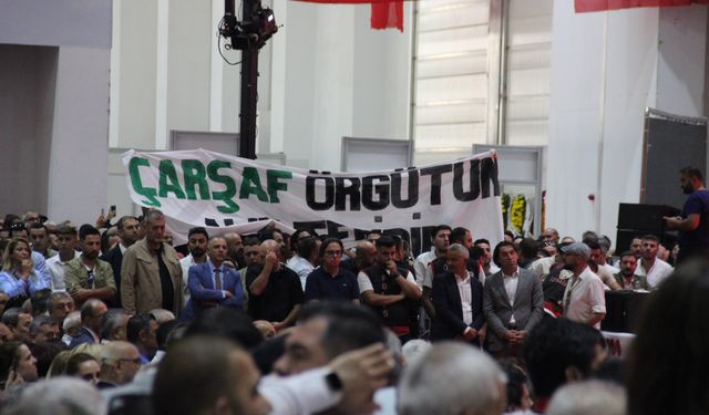 CHP kongresinde arbede: Başkanlar arada kaldı
