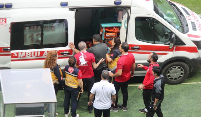 Mustafa Kaplan yeşil sahada fenalaştı!