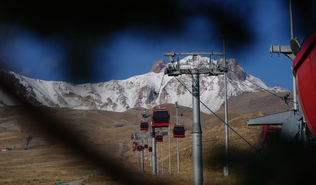 Erciyes gelinliğini giydi