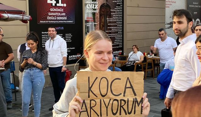 “Koca arıyorum” dövizi açtı, gören dönüp bir daha baktı