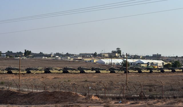 İsrail’e ait çok sayıda tank sınırda bekletiliyor