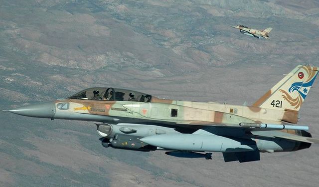 İsrail savaş uçakları, Suriye'de askeri altyapıyı hedef aldı