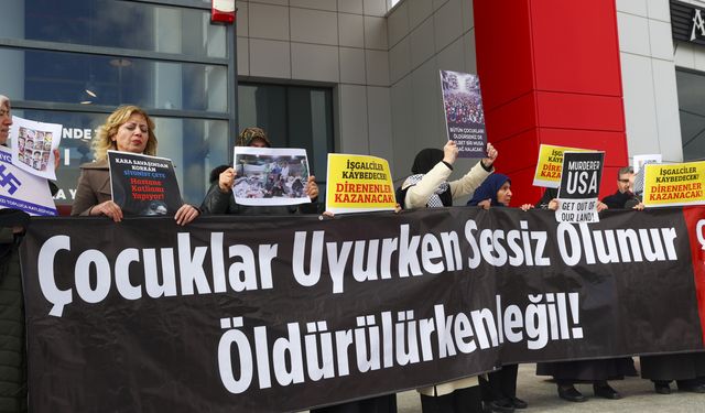 Filistin'e saldırılar BM ofisi önünde protesto edildi