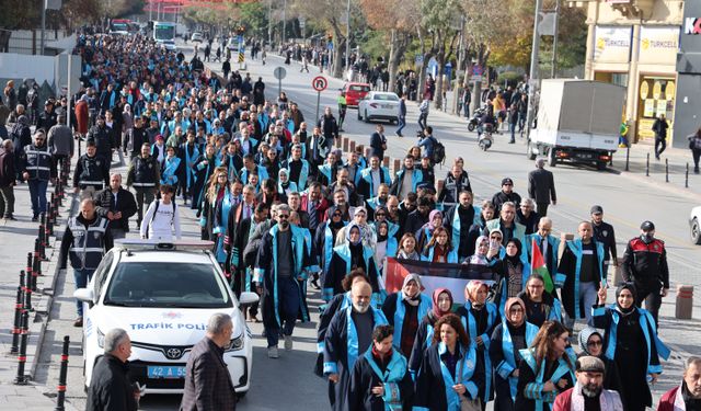 Akademisyenlerden 'sessiz çığlık' yürüyüşü!