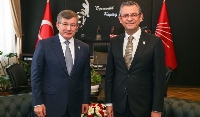 Özel, Davutoğlu ile TBMM'de görüştü