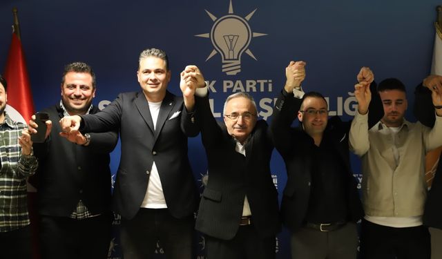 İYİ Parti'de yaprak dökümü sürüyor