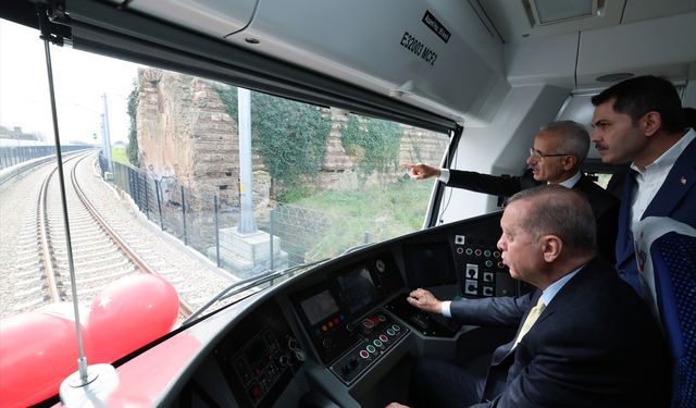 Erdoğan: İstanbul'da raylı hat uzunluğu 340 Km'ye çıkıyor!