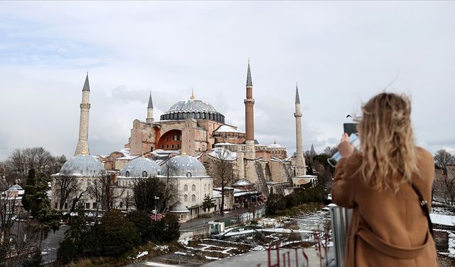 Turist sayısında artış