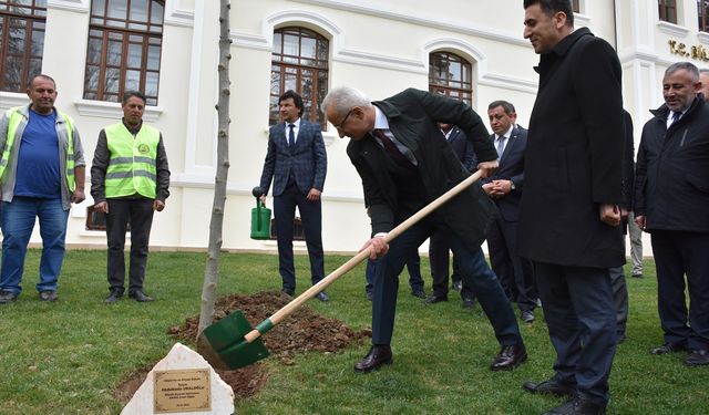 Bakan Uraloğlu: Geçit vermeyen dağları aştık!