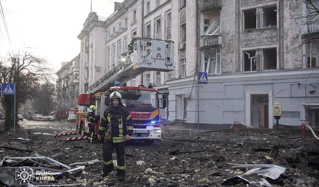 Rusya, Kiev'e seyir ve balistik füzelerle saldırdı!