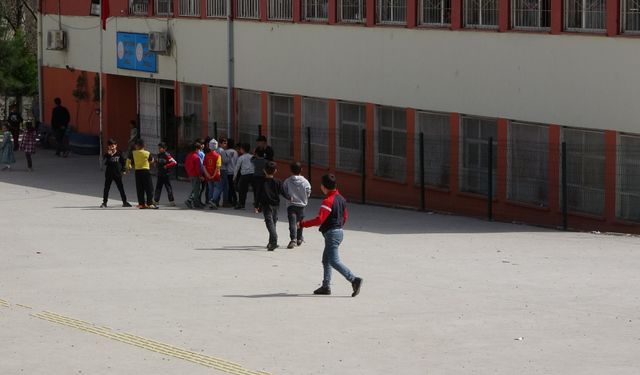 Diyarbakır’da okul temizliği yapan 14 öğrenci zehirlendi