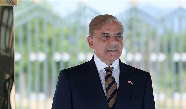 Şahbaz Şerif yeniden başbakan seçildi