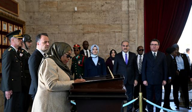 Tanzanya Cumhurbaşkanı Anıtkabir'i ziyaret etti!