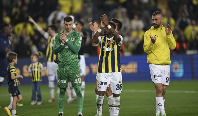 Fenerbahçe'de şampiyonluk umudu sürüyor