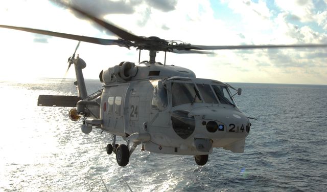 2 askeri helikopter düştü: 1 ölü, 7 kayıp