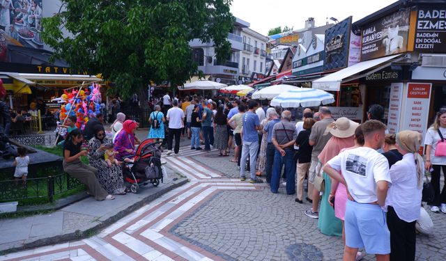 Edirne'de tava ciğercilerde uzun kuyruklar oluştu!